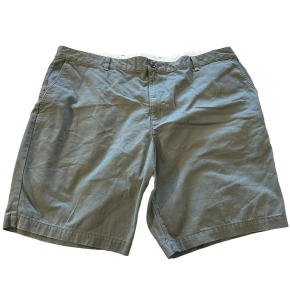 Dockers men's size 44 olive green flat front shorts - Picture 1 of 4